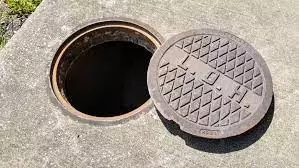 3 men die at manhole in Kolkata