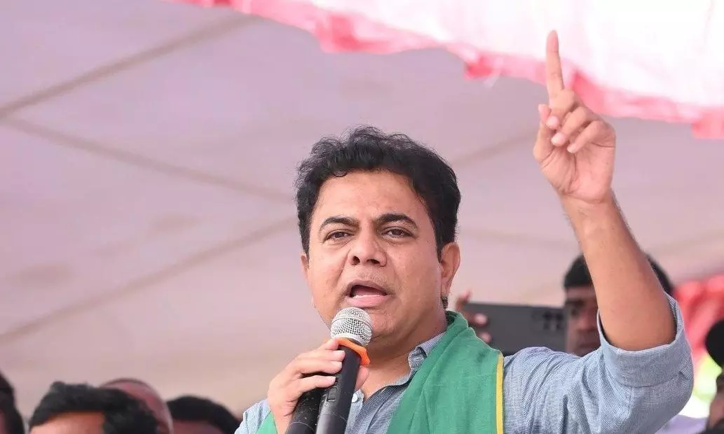 KTR Calls on KCR, Briefs Him on ACB Case