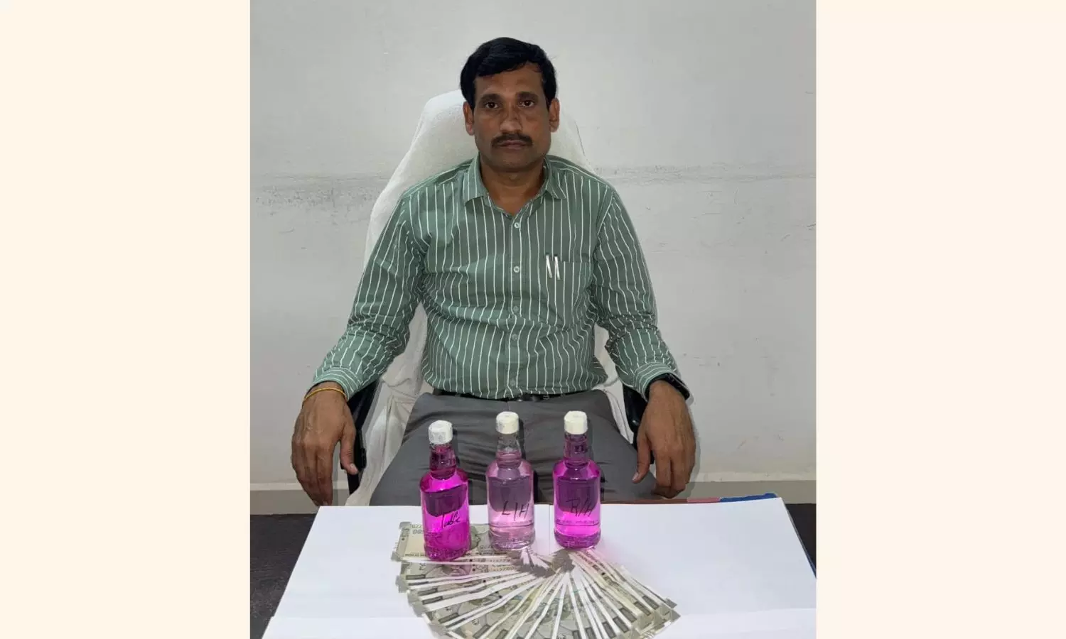 Pebbair Municipal Commissioner held in bribe case