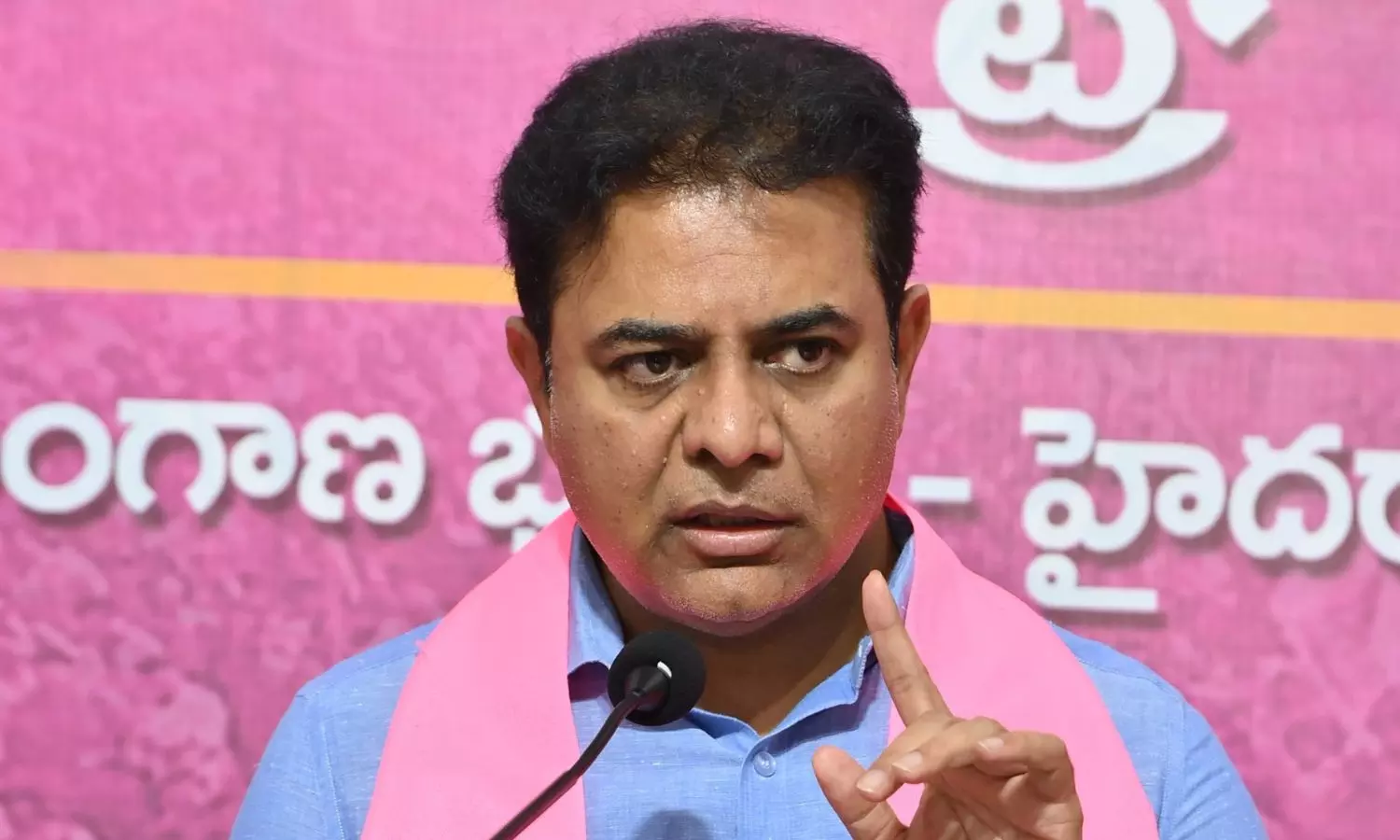 KTR Issues Legal Notice to Bandi Over Phone Tapping and Drug Remarks