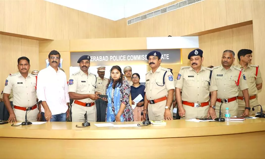 Cyberabad Police Recover 800 Mobile Phones