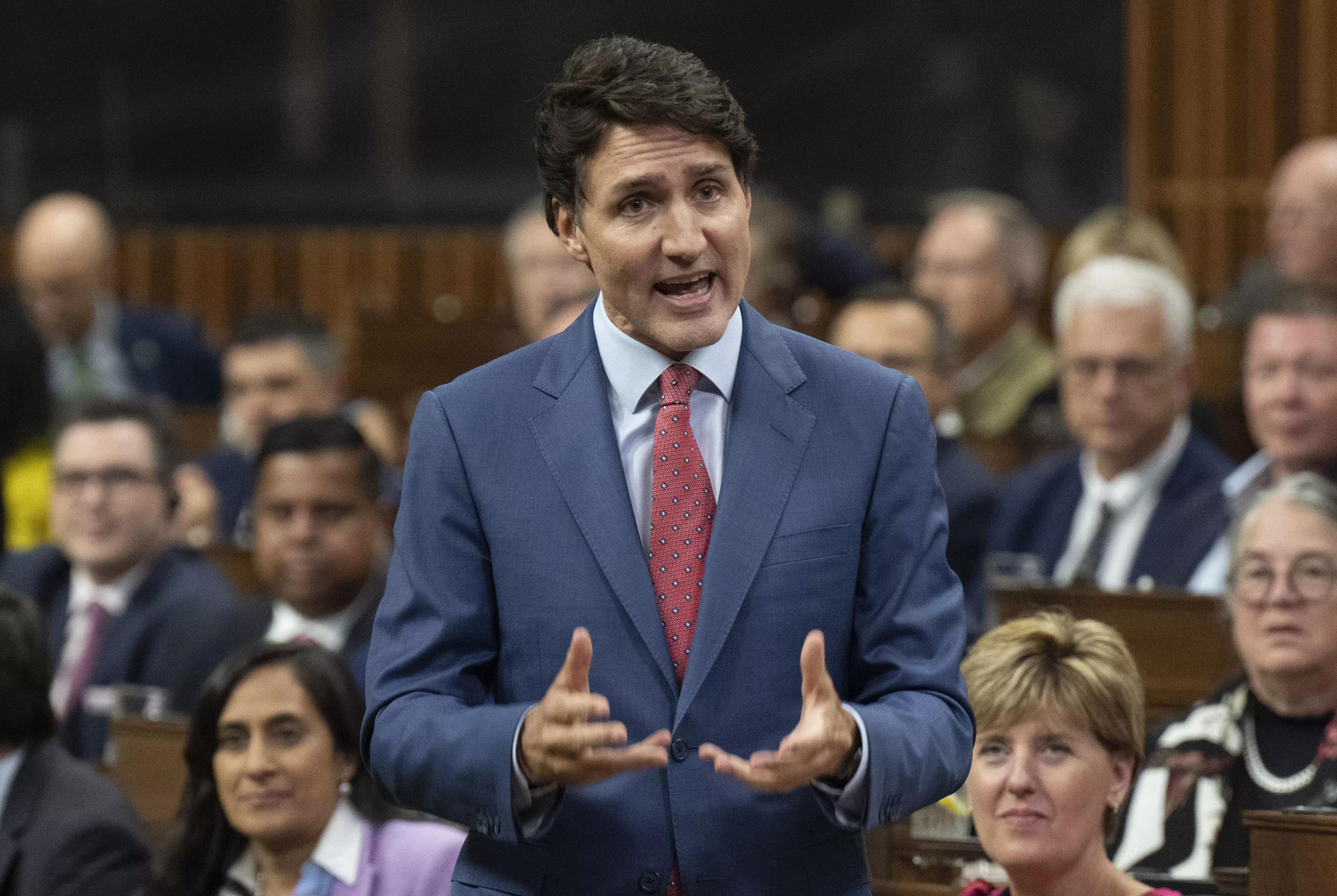 Dissident MPs call for Trudeau's resignation, deadline set for Oct 28