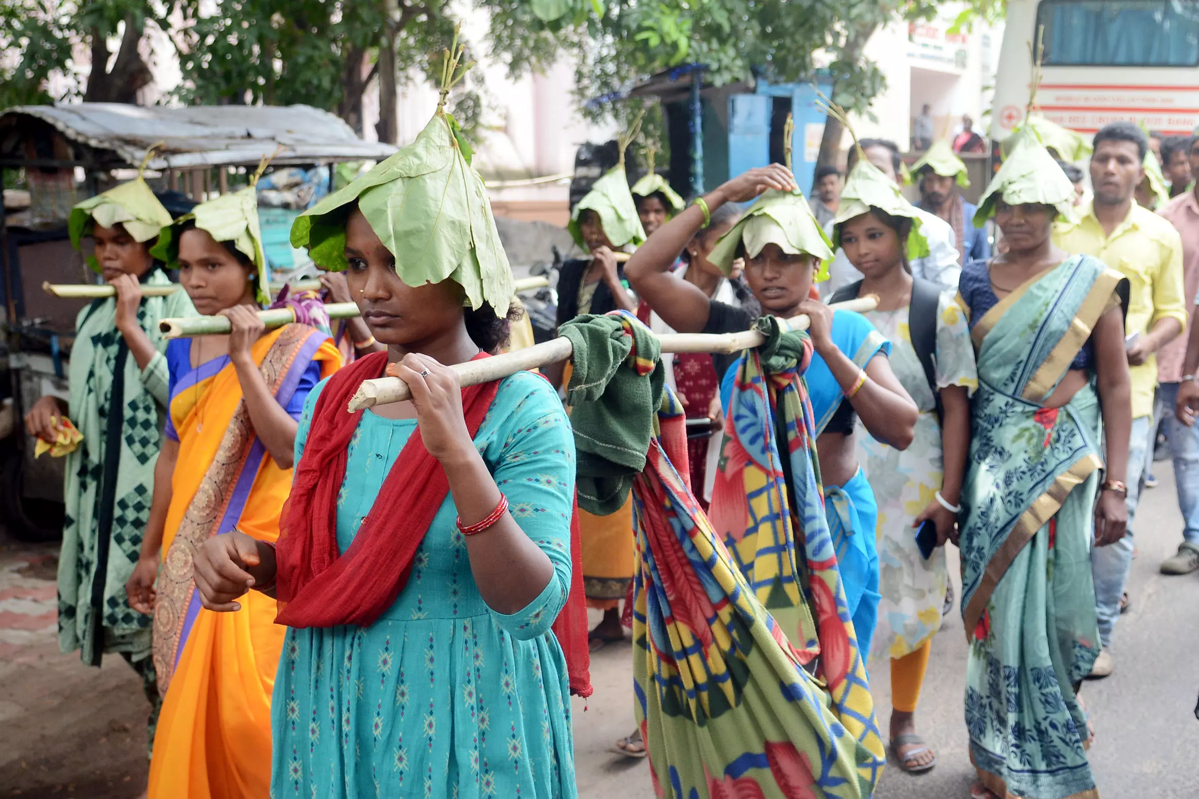 Tribals stage 'doli' protest for better roads in Visakhapatnam