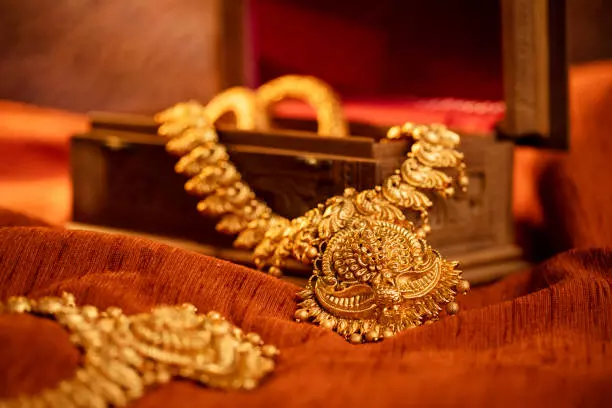 Dhanteras to clock Rs 16k cr of gold sales