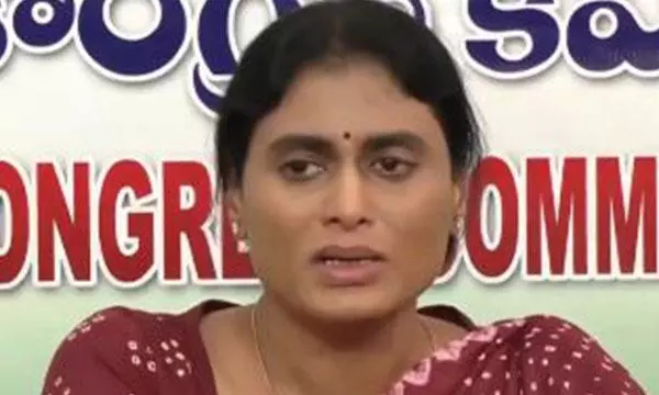 Sharmila breaks down over property dispute with brother Jagan