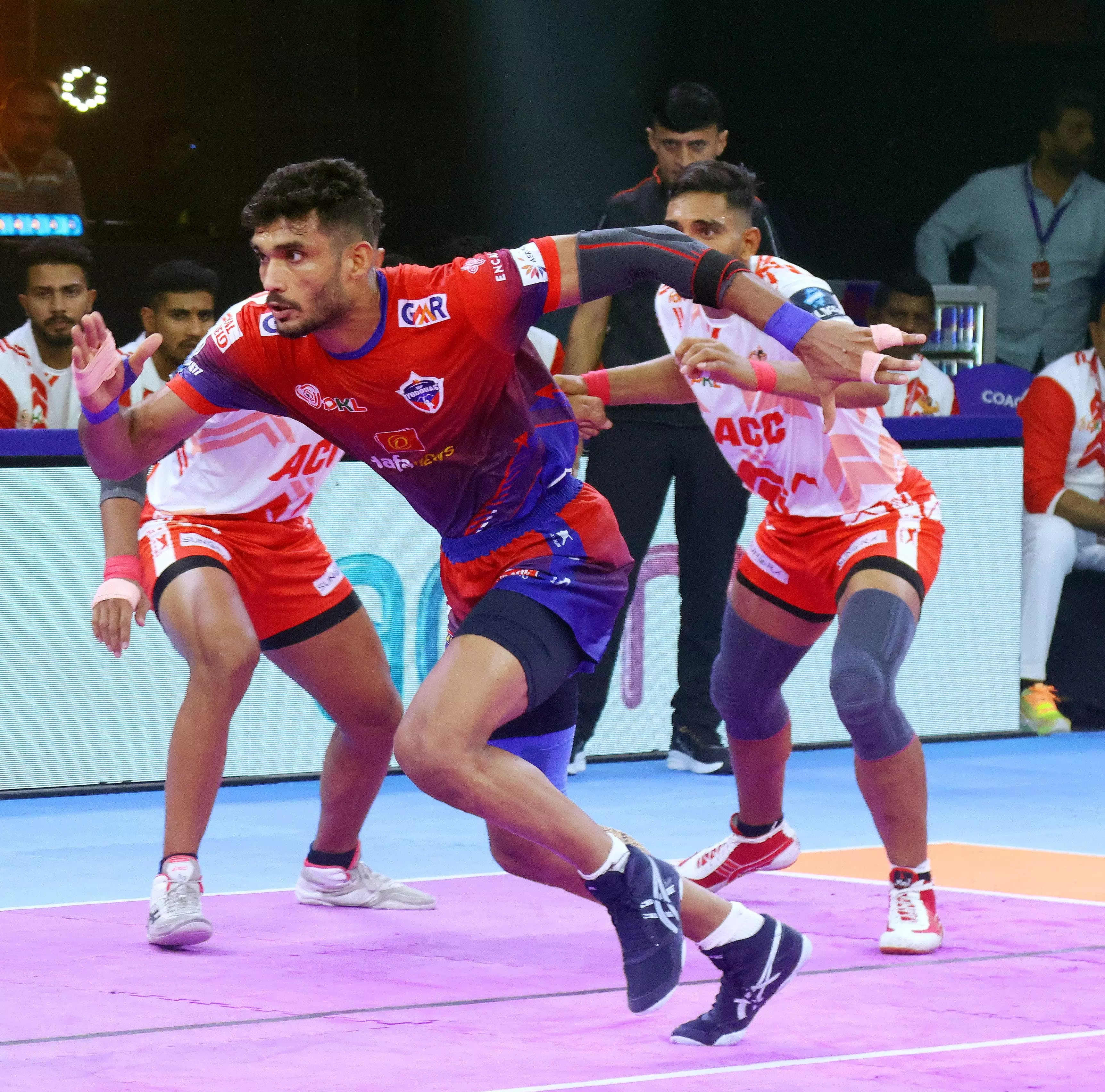 UP Yoddhas Return to Winning Ways in PKL Season 11, Defeat Gujarat Giants in Closely Contested Thriller