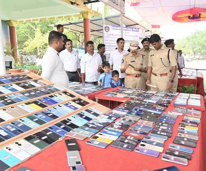 Anantapur police recover record 10,000 stolen mobile phones