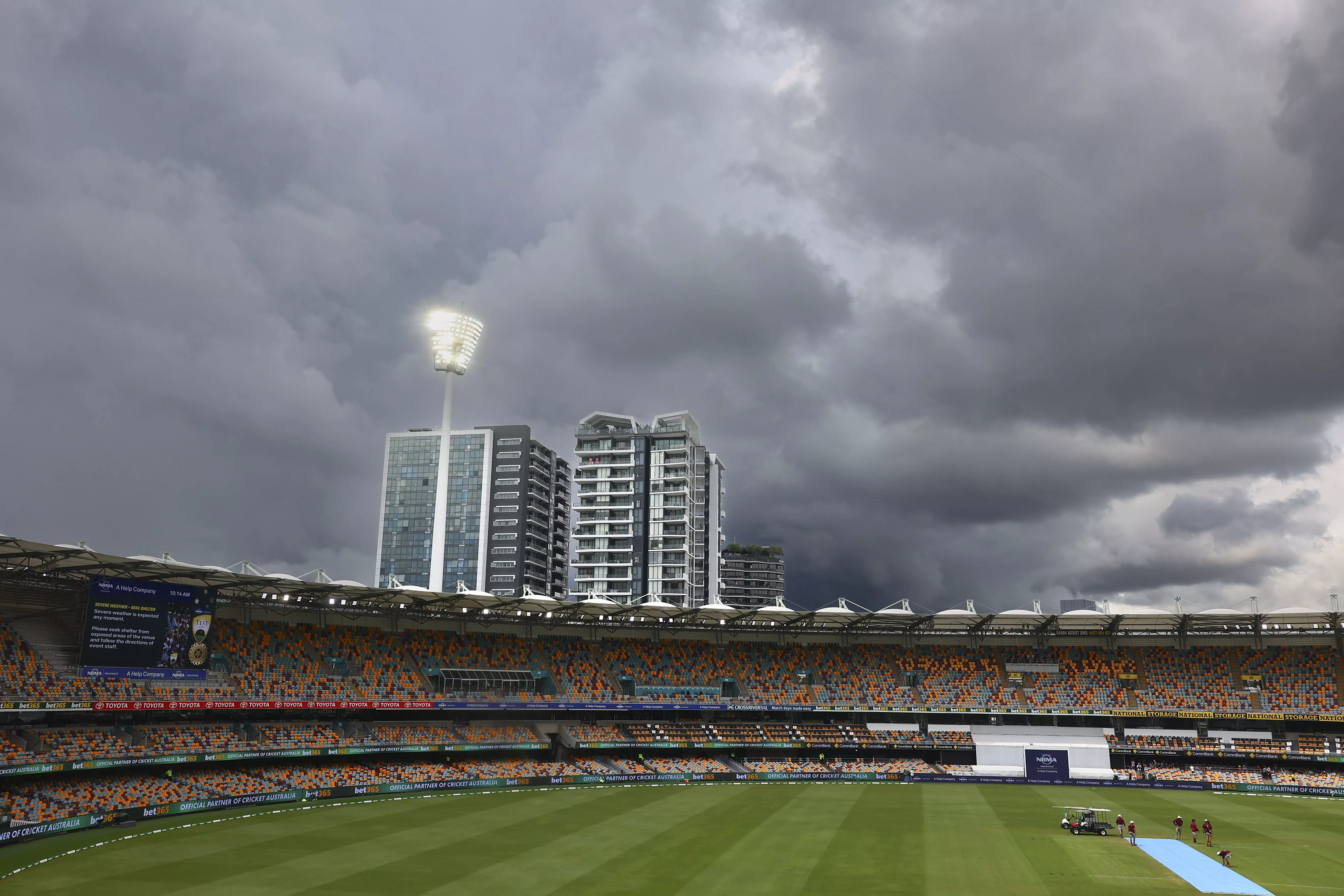 IND vs AUS: Lightening halts play at Gabba