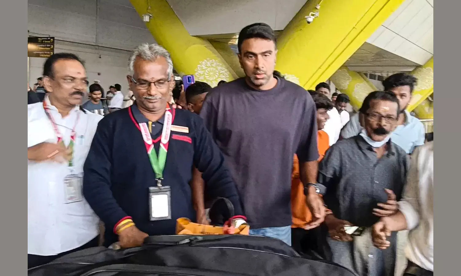 Ashwin returns to India a day after surprise retirement announcement