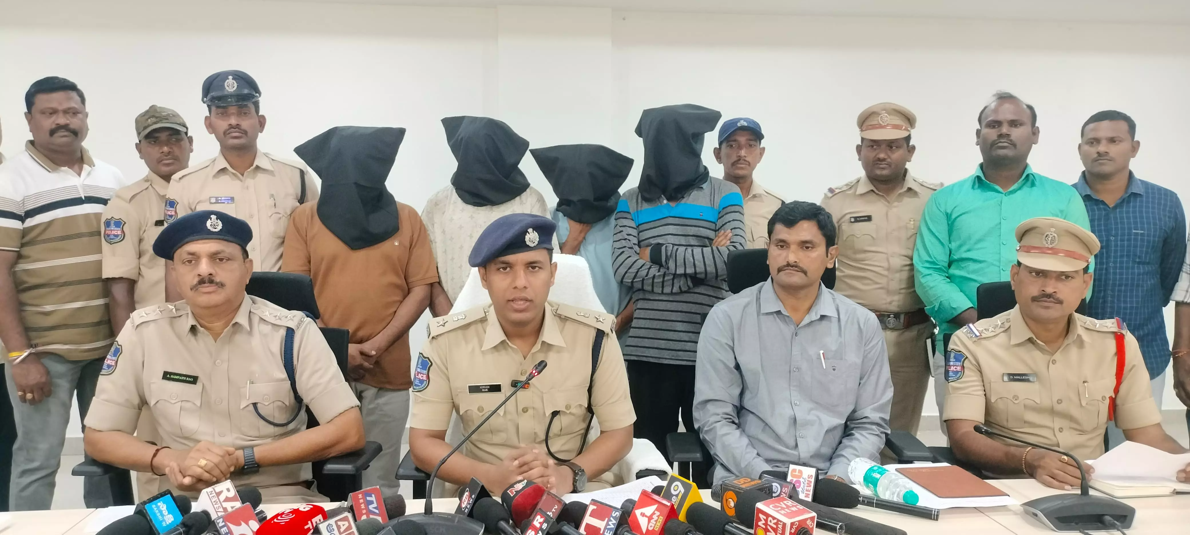 Telangana: Police Arrest 4 Ganja Peddlers, Seize 160 kg of Drugs