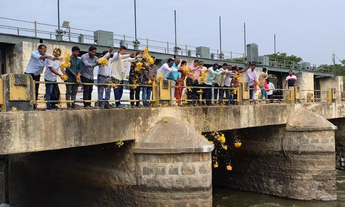 Water Released From Sriramsagar for Rabi Crops