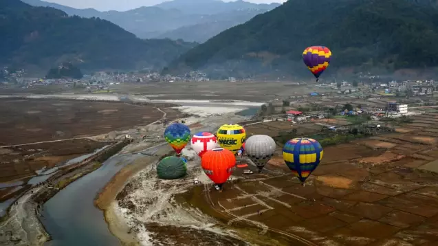 Nepal hosts hot air balloon festival