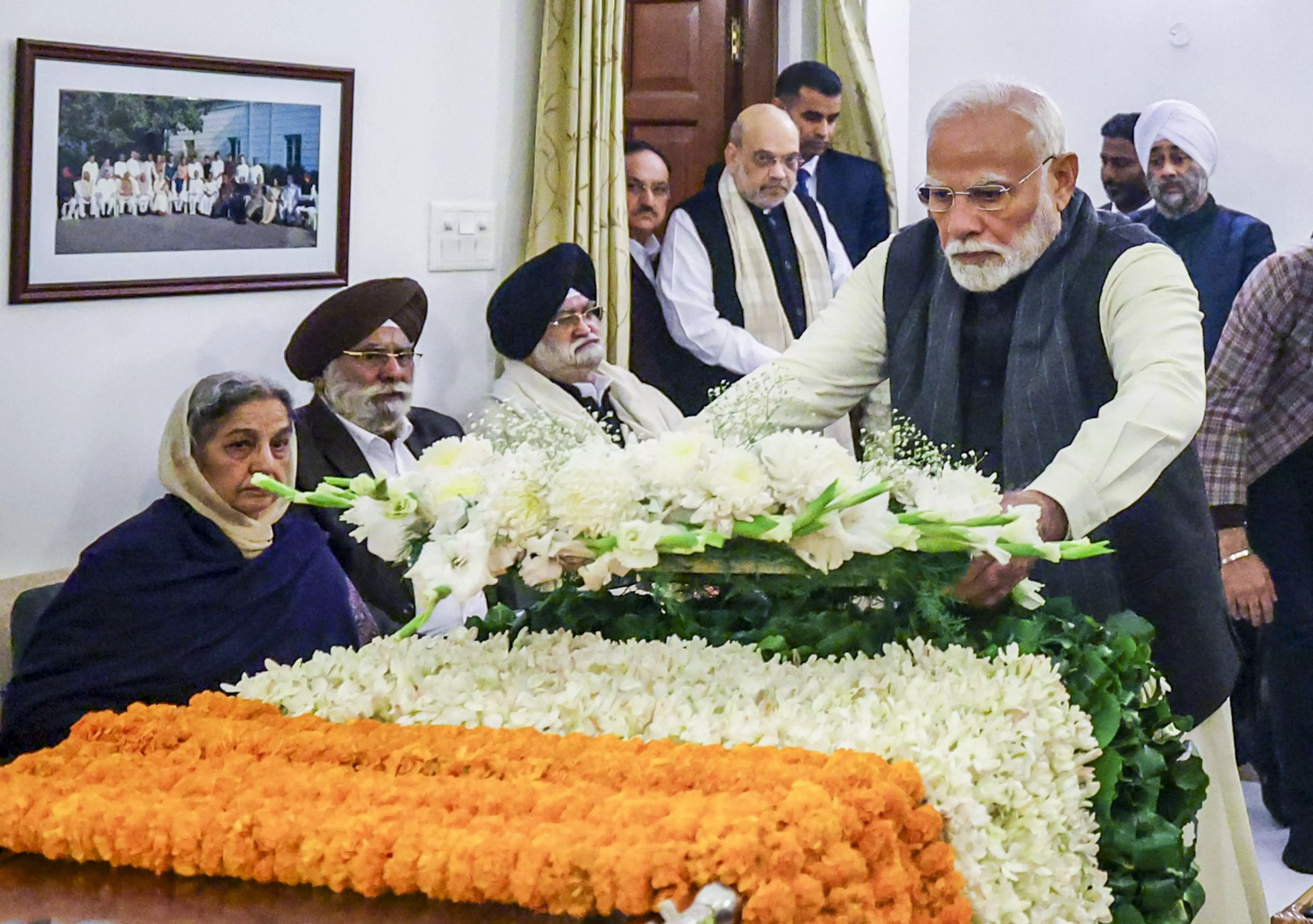 PM Modi Pays Tribute to Manmohan Singh, Calls His Death a National Loss