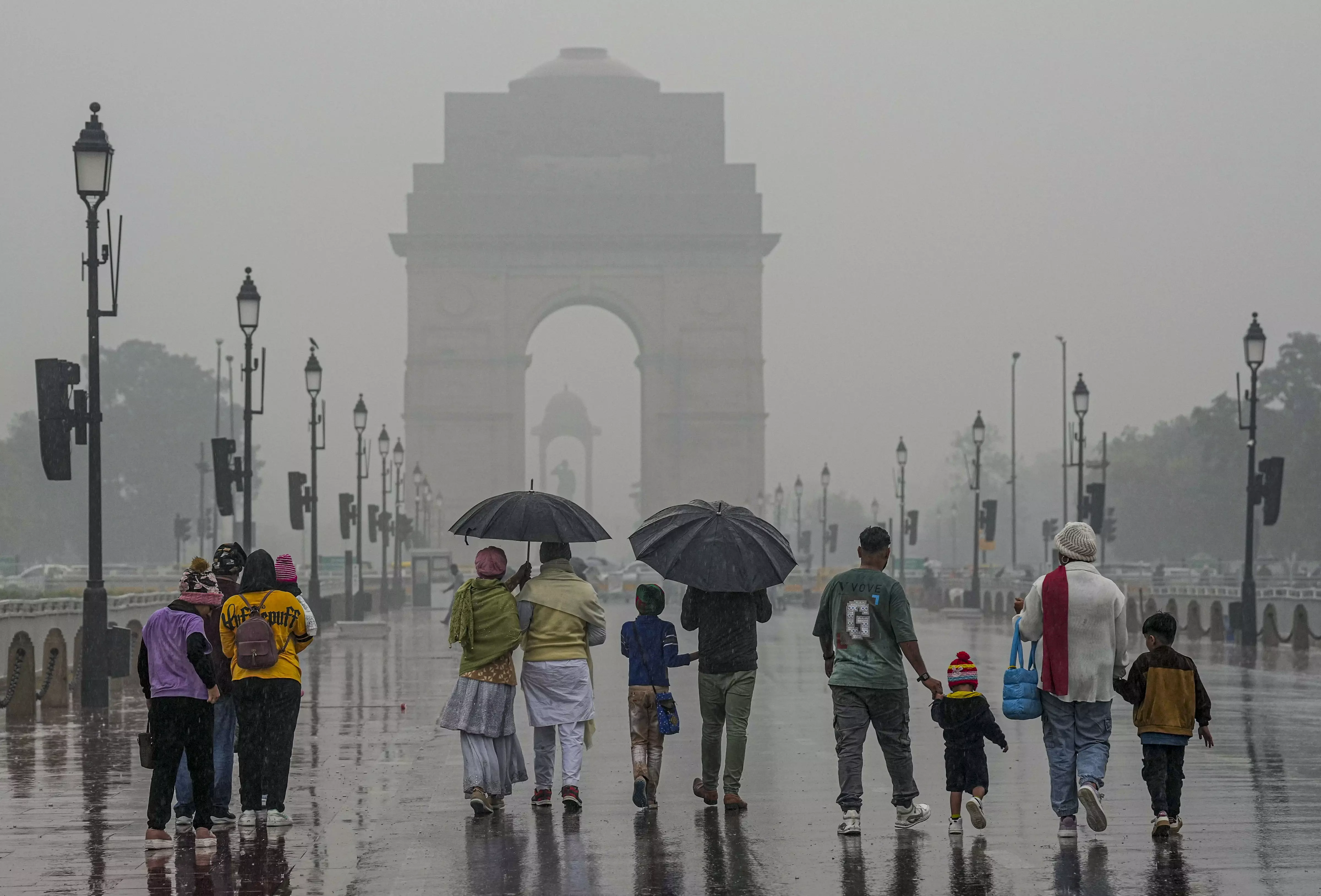 Delhi records highest December rainfall in 15 years, temperature drops