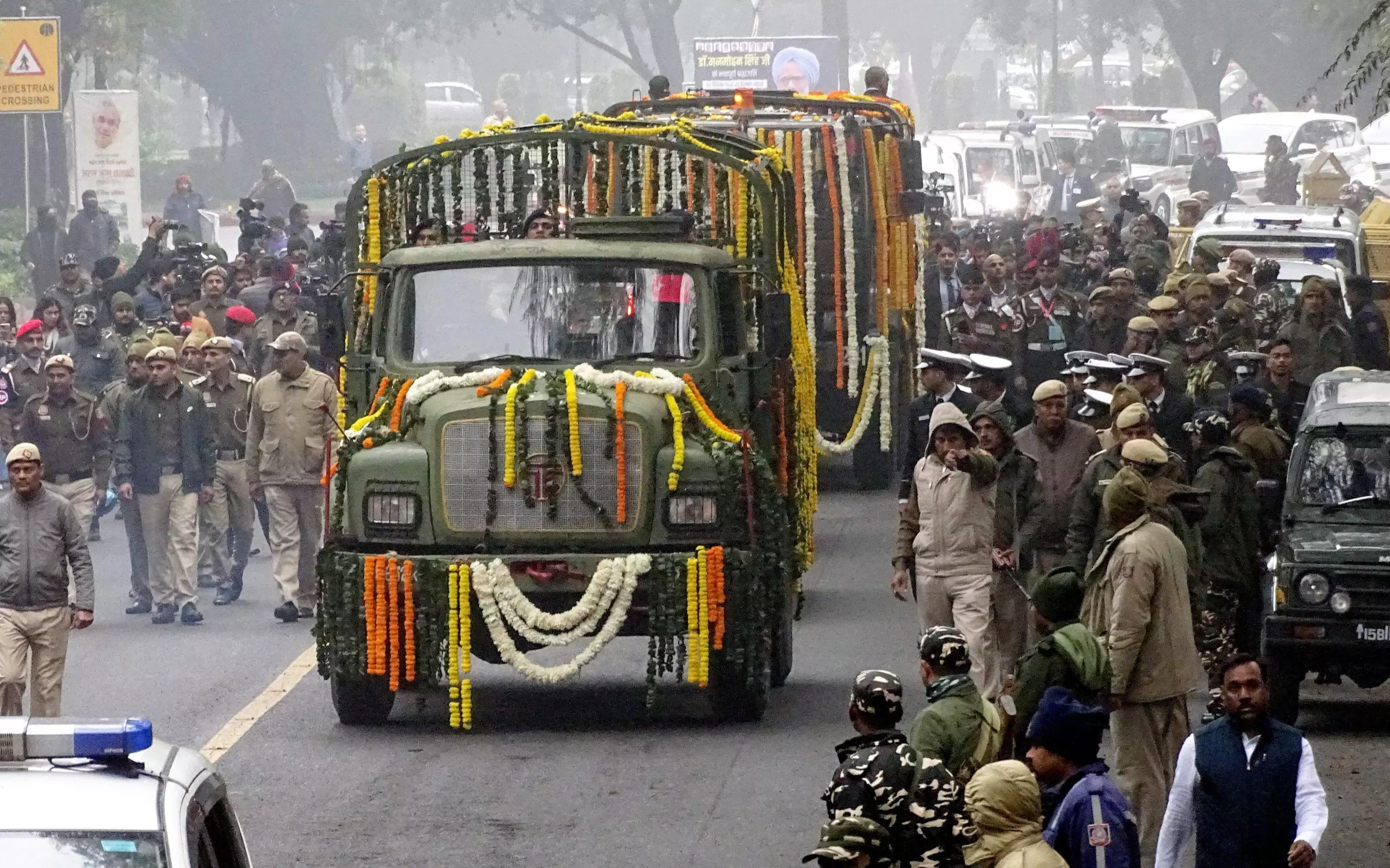 Mortal remains of Manmohan Singh taken to Cong headquarters