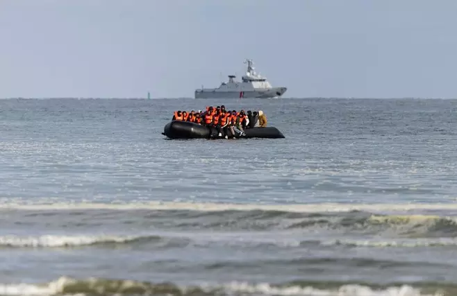 3 die off northern France coast in Channel crossing attempt