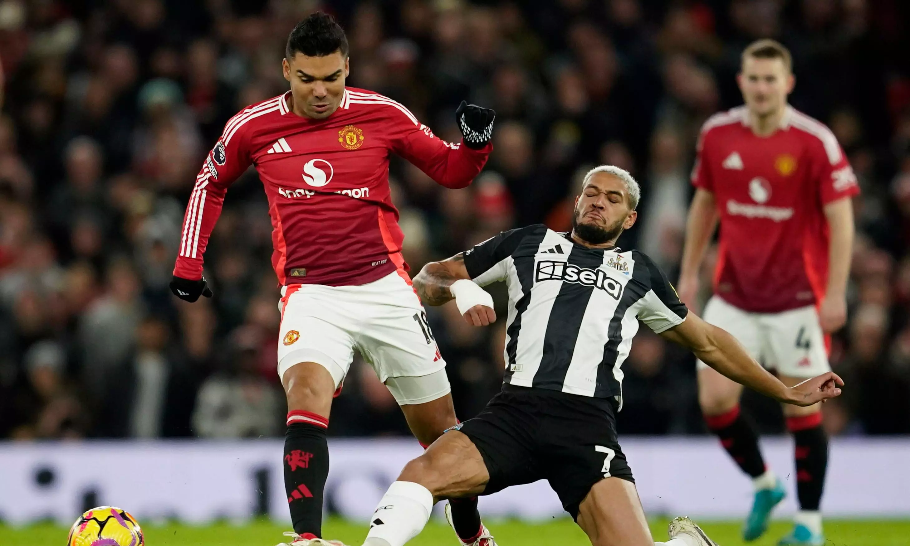 Man Utd in battle for survival as losing run goes on