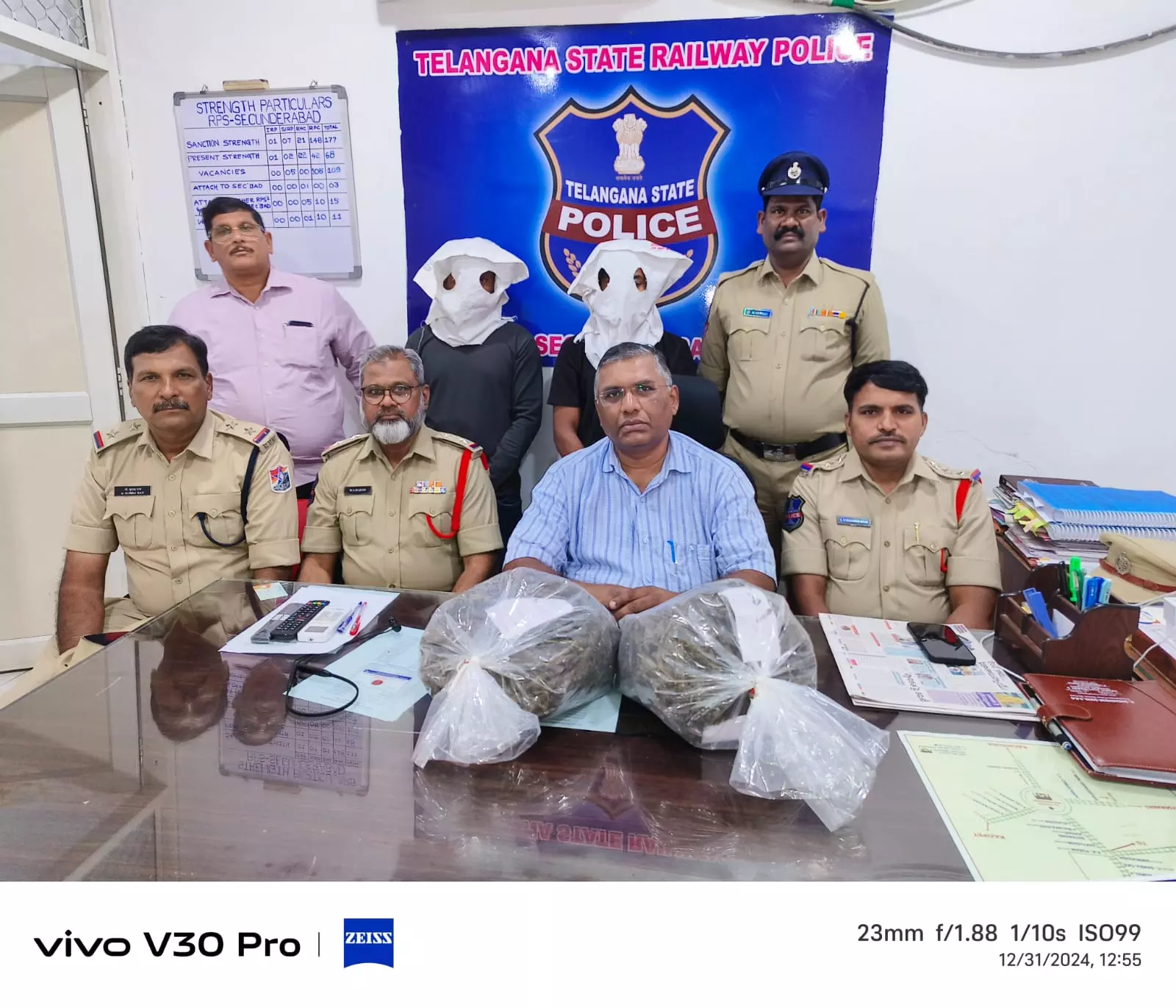 Railway Police Arrested Two Inter State Smugglers and Seized 4.858 kg Dry Ganja