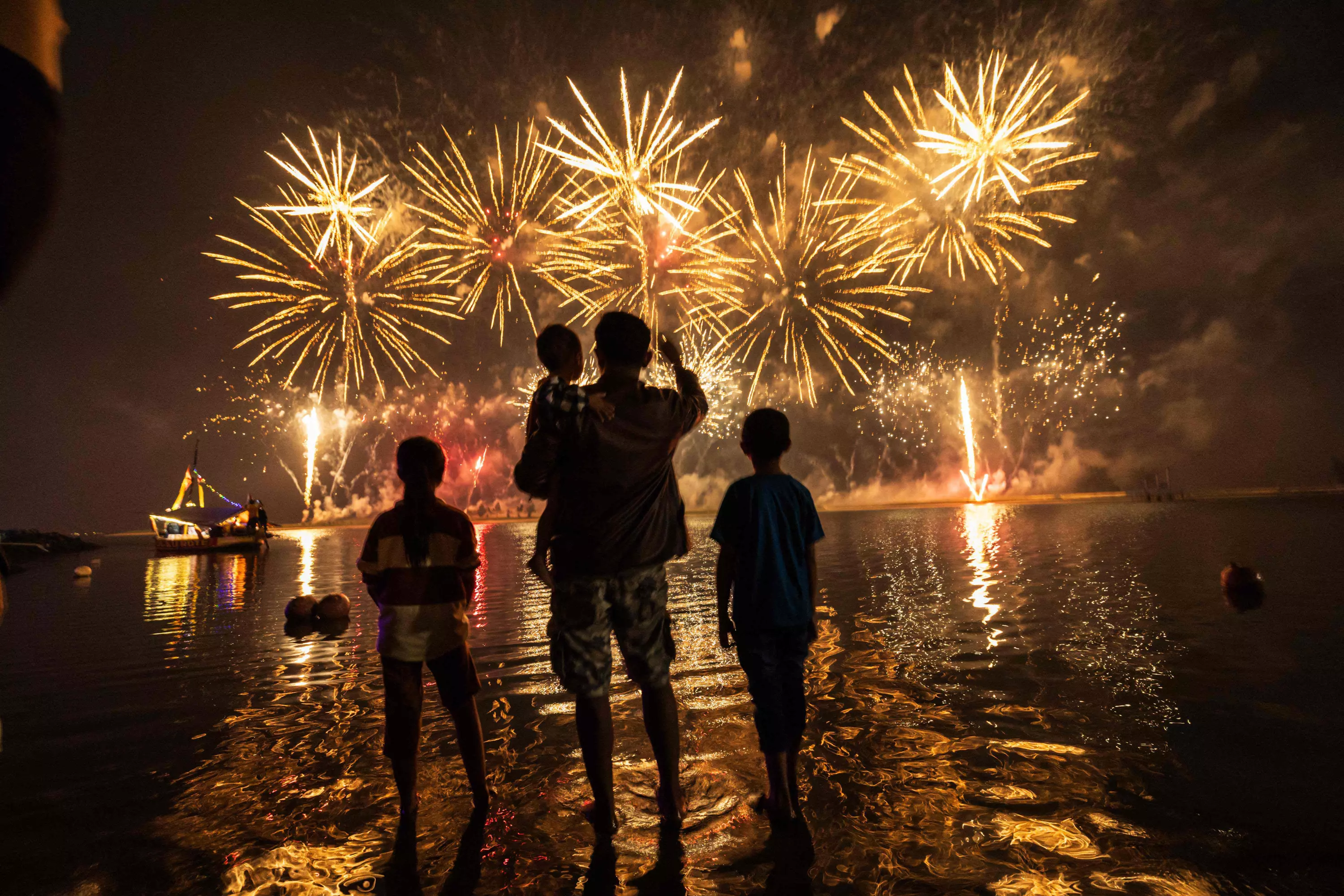 World Rings in 2025 with Light Shows and Celebrations