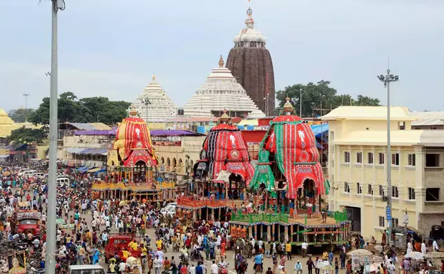 Lakhs of people visit Puri Jagannath temple