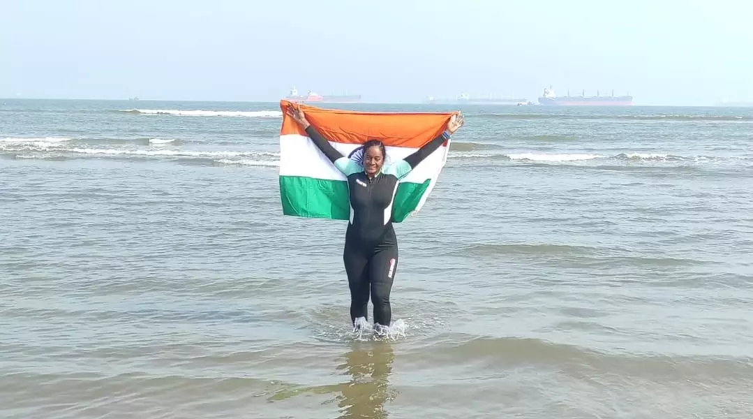 Woman overcomes depression, swims in sea from Vizag to Kakinada