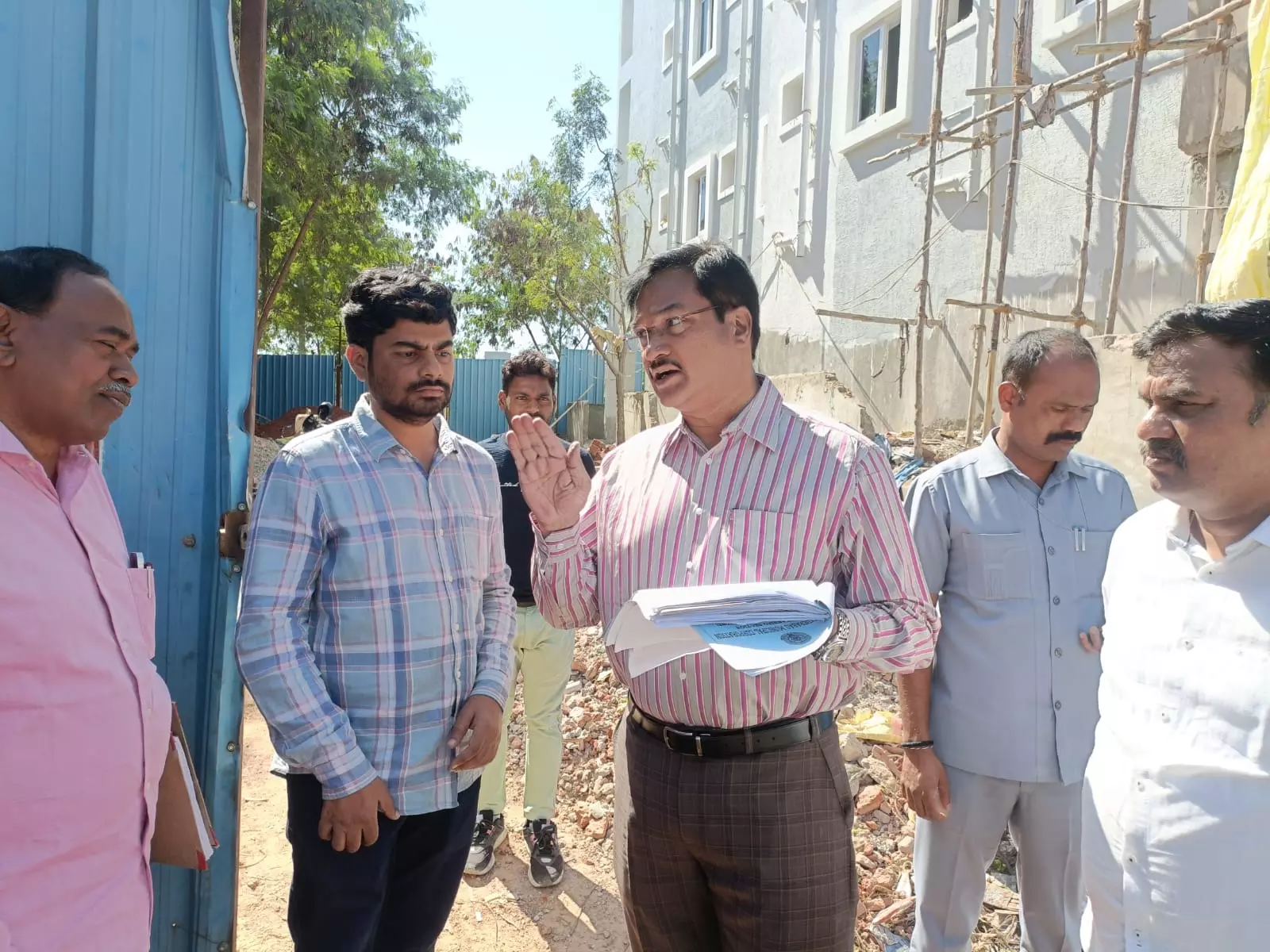 HYDRAA Commissioner Inspects Illegal Structure in Madhapur