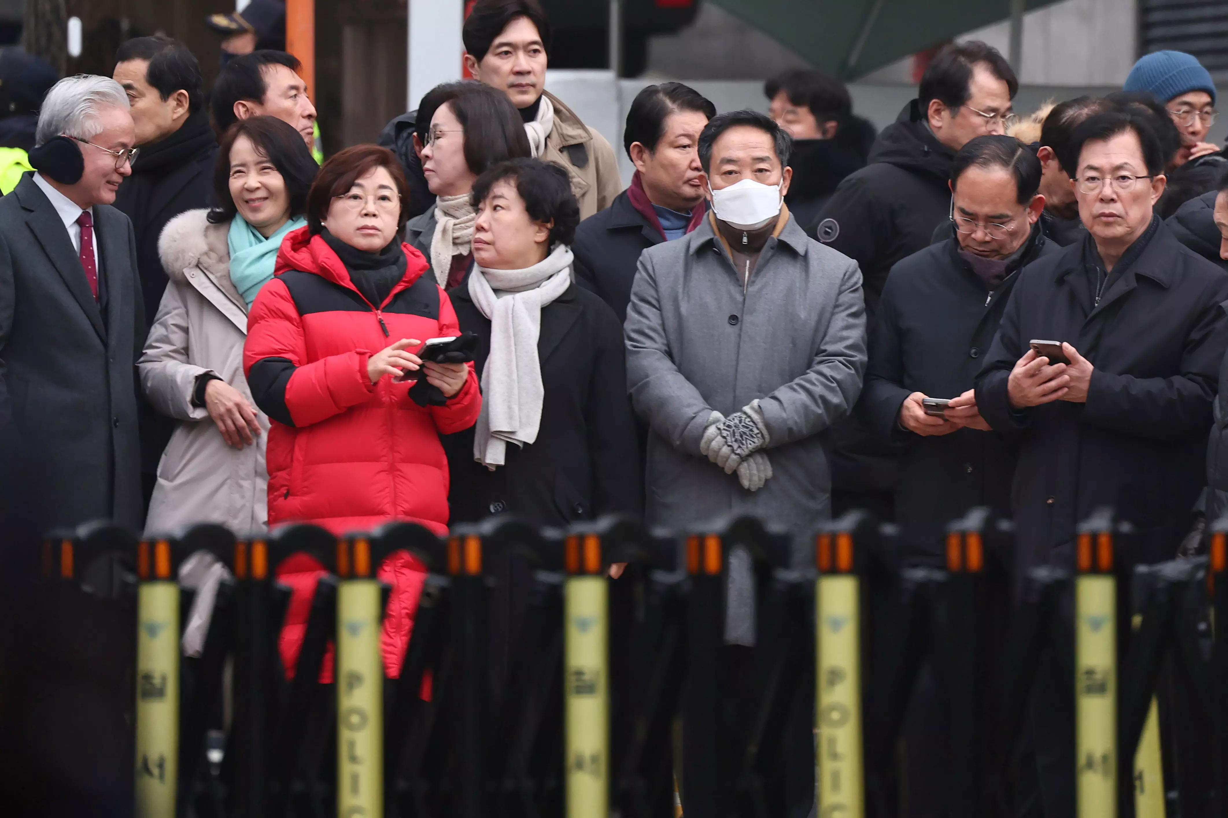 South Korean anti-corruption agency asks police to take over efforts to detain impeached Yoon