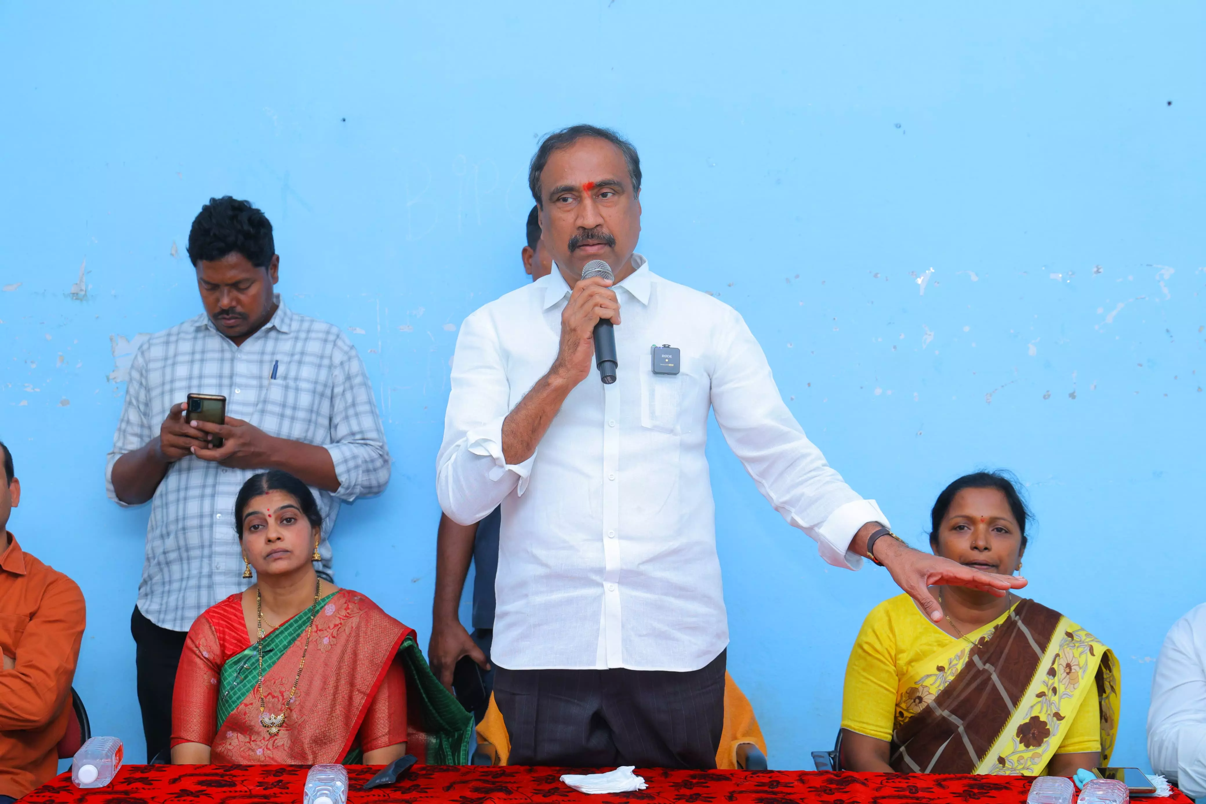 Jagtial MLA justifies shifting to Congress