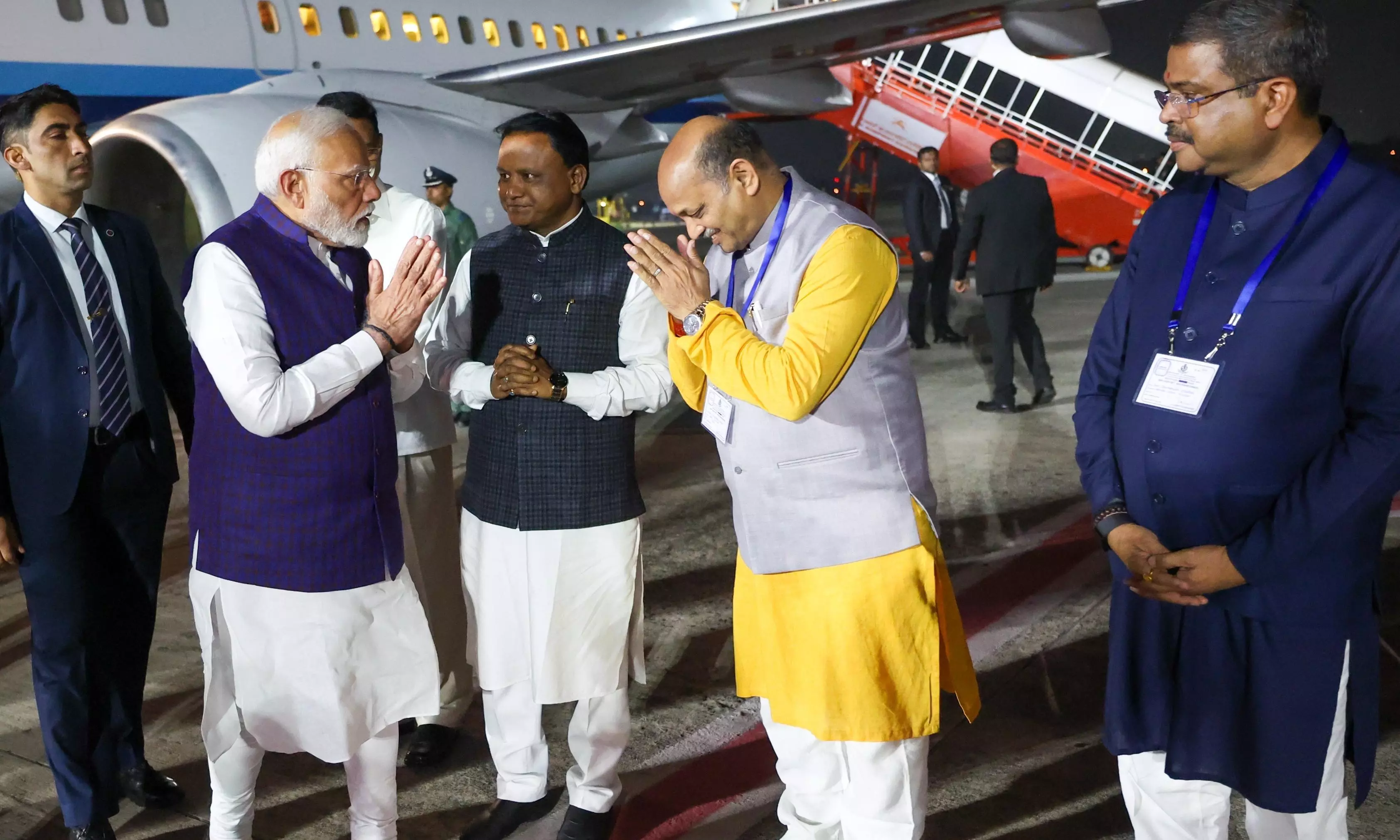 PM Narendra Modi Arrives in Bhubaneswar; Set to address Pravasi Bharatiya Divas