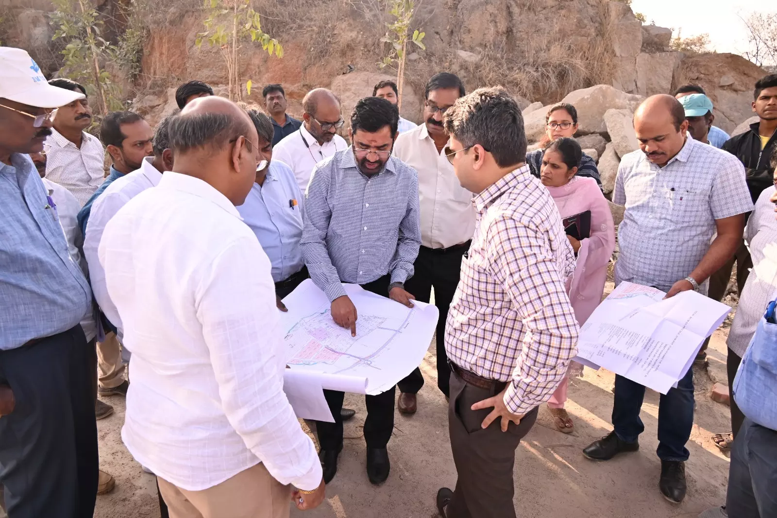 HMDA Visits Kokapet Areas to Review Water Supply