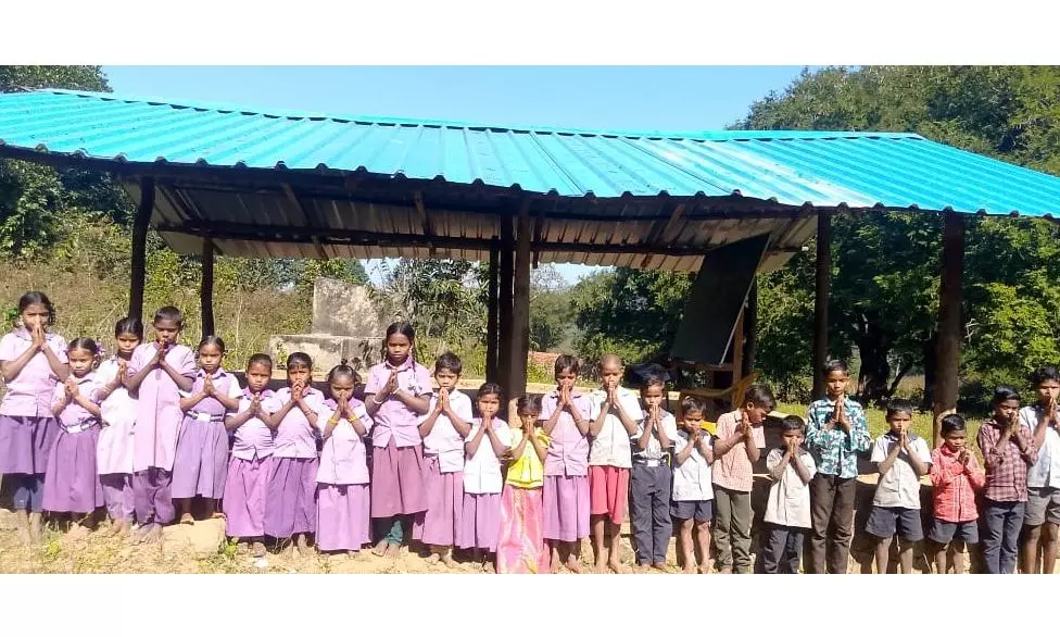 Buruga Tribals Thank Collector for School Building Funds