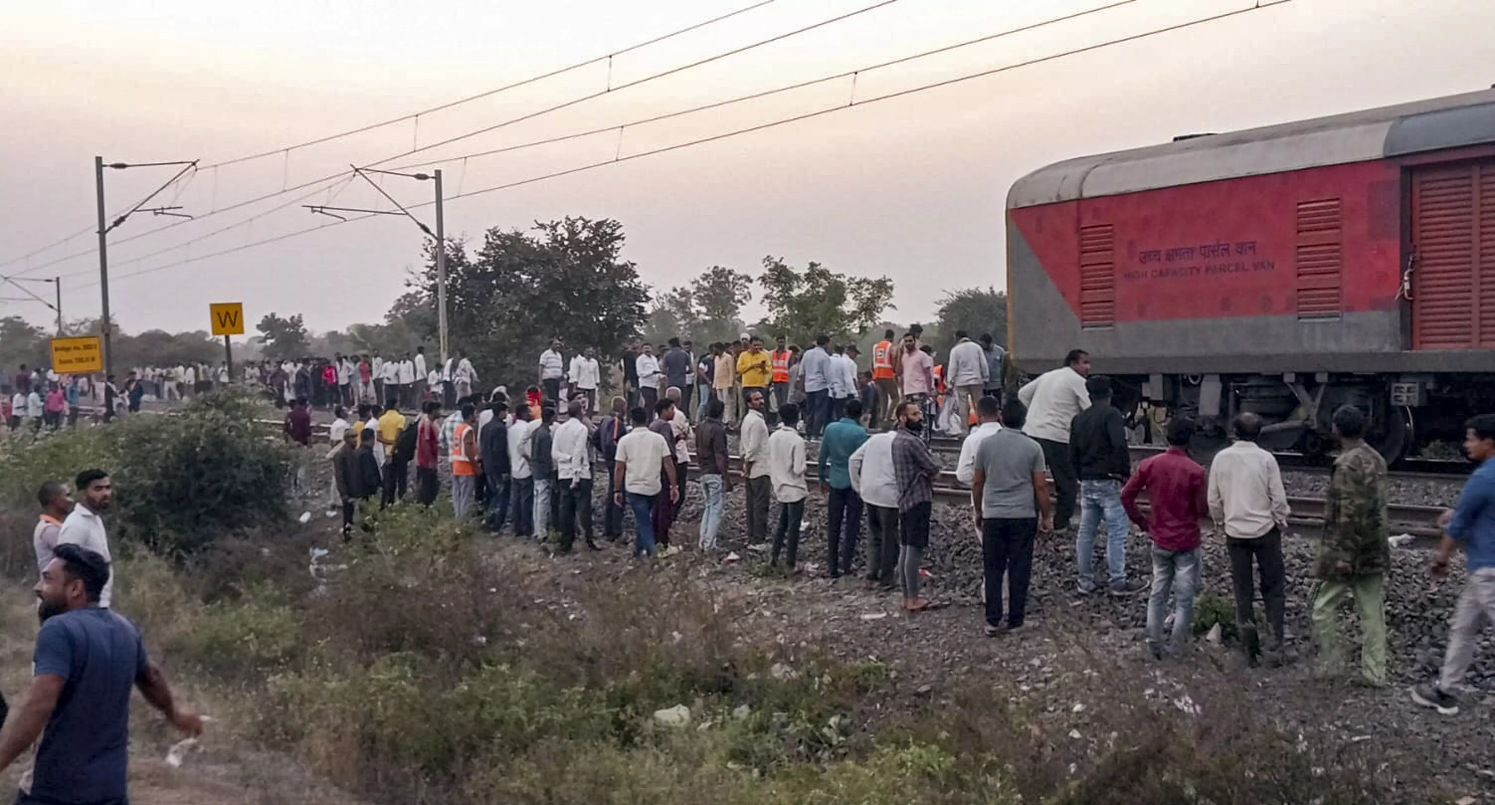 12 run over after jumping off train in Maharashtra