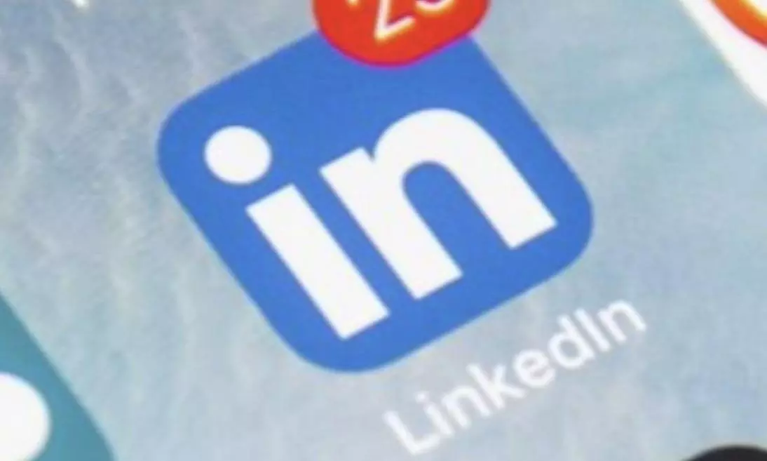 LinkedIn Sued For Disclosing Users' Private Messages to Train AI Models