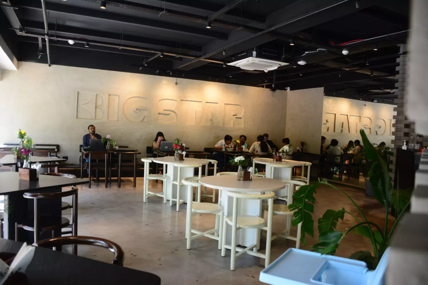 Financial District has a new swanky casual dining space – BigStar Cafe!