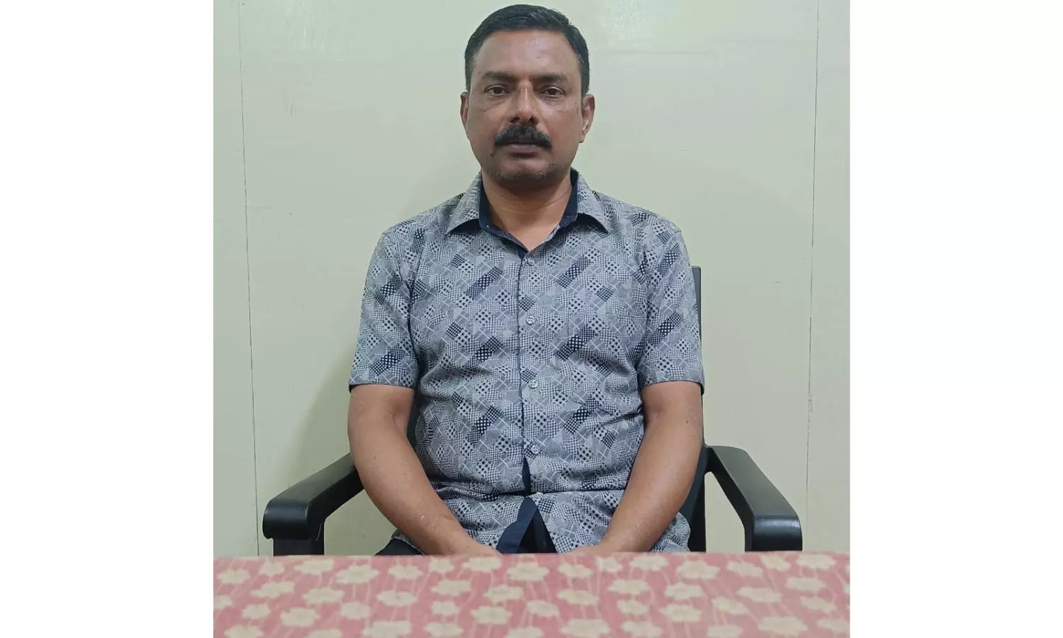 Shahinayathgunj Inspector Balu Chouhan in ACB net for accepting bribe