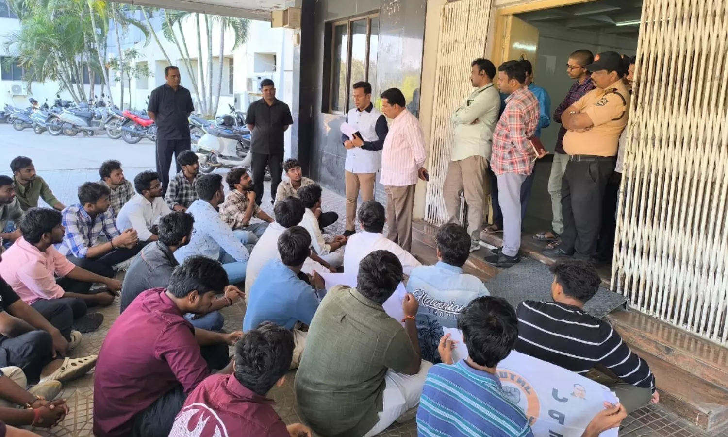 Students protest corruption at JNTU-Hyderabad