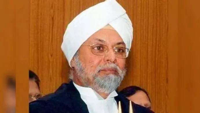 Padma awards to ex-CJI Khehar, Debroy