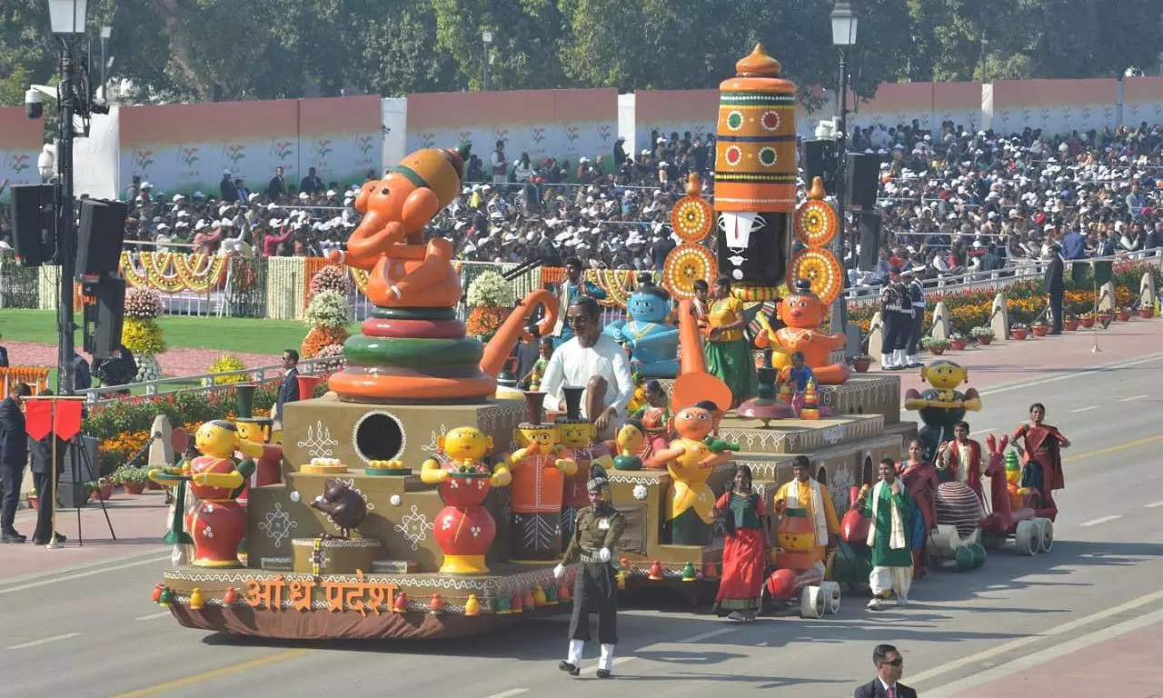 Etikoppaka toys tableau stood as big attraction at R-Day event in New Delhi