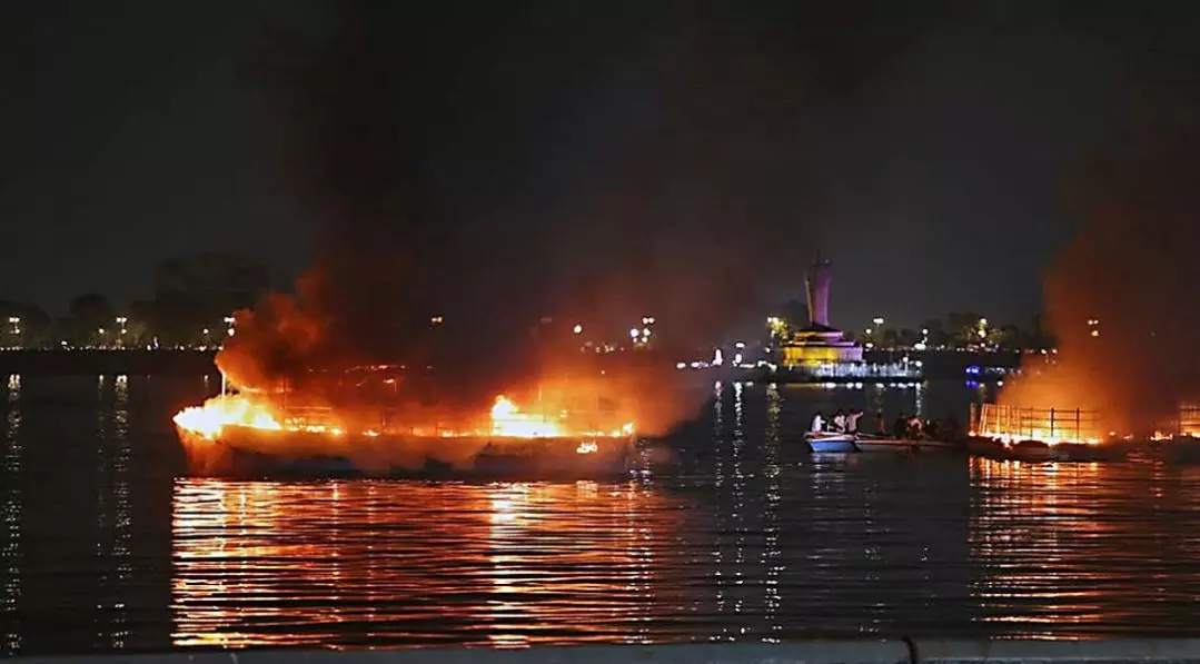 Hussainsagar boat fire: Standby speed boats saved lives of five people