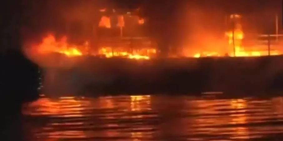 Hussainsagar boat fire: Driver succumbs to injuries