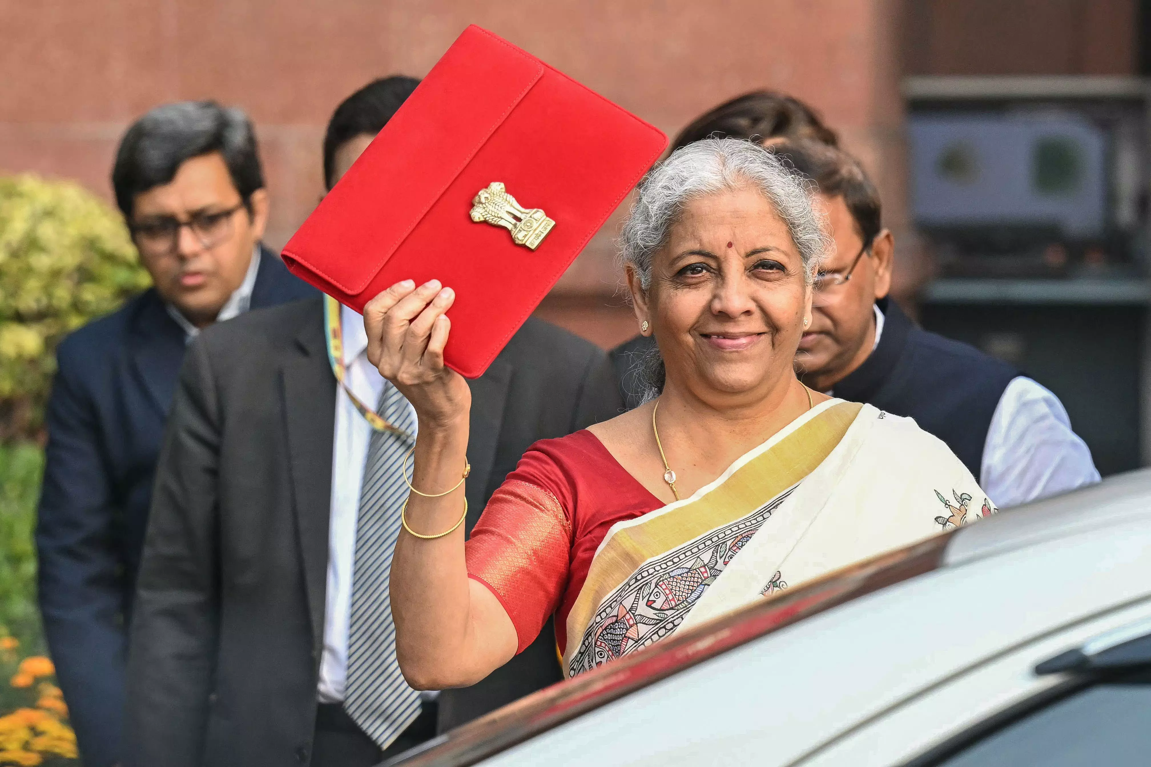 Budget 2025 Live: FM Sitharaman meets President