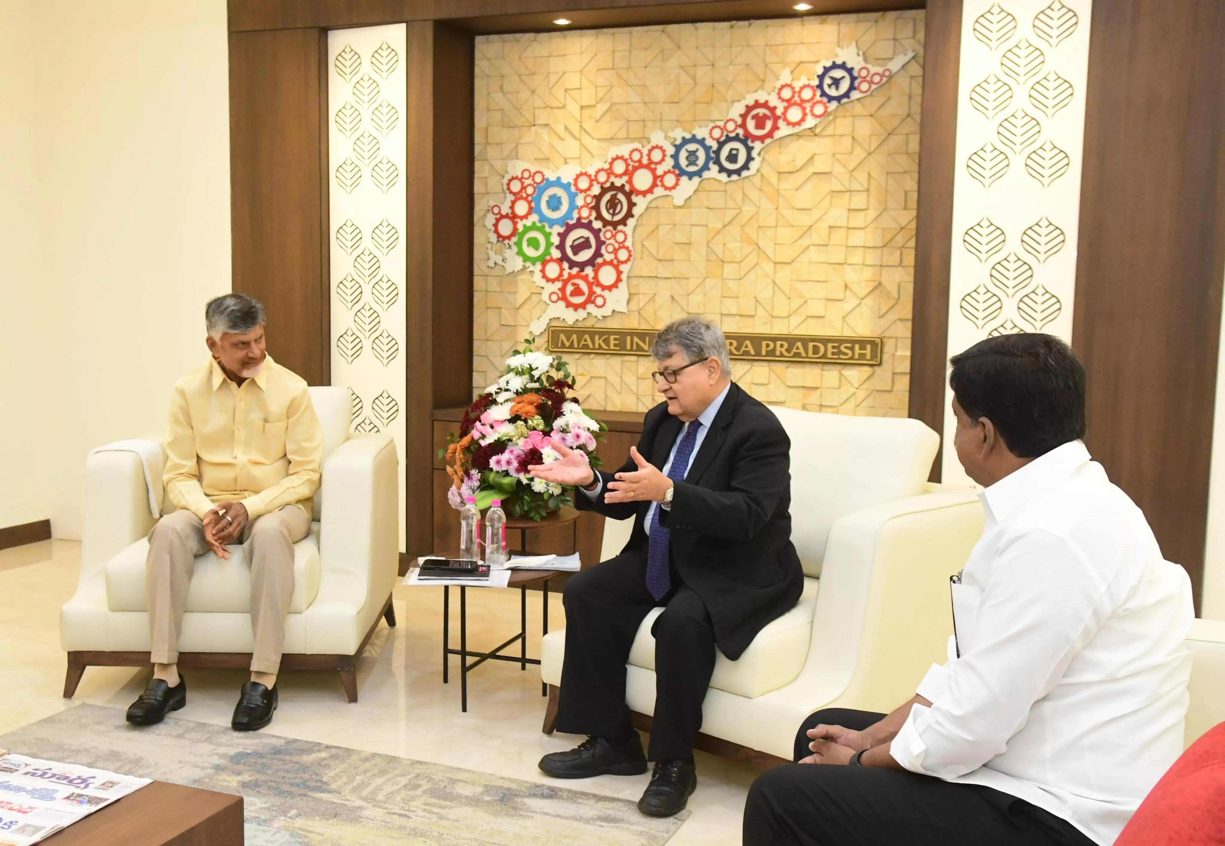 Niti Aayog Vice Chairman meets Andhra CM