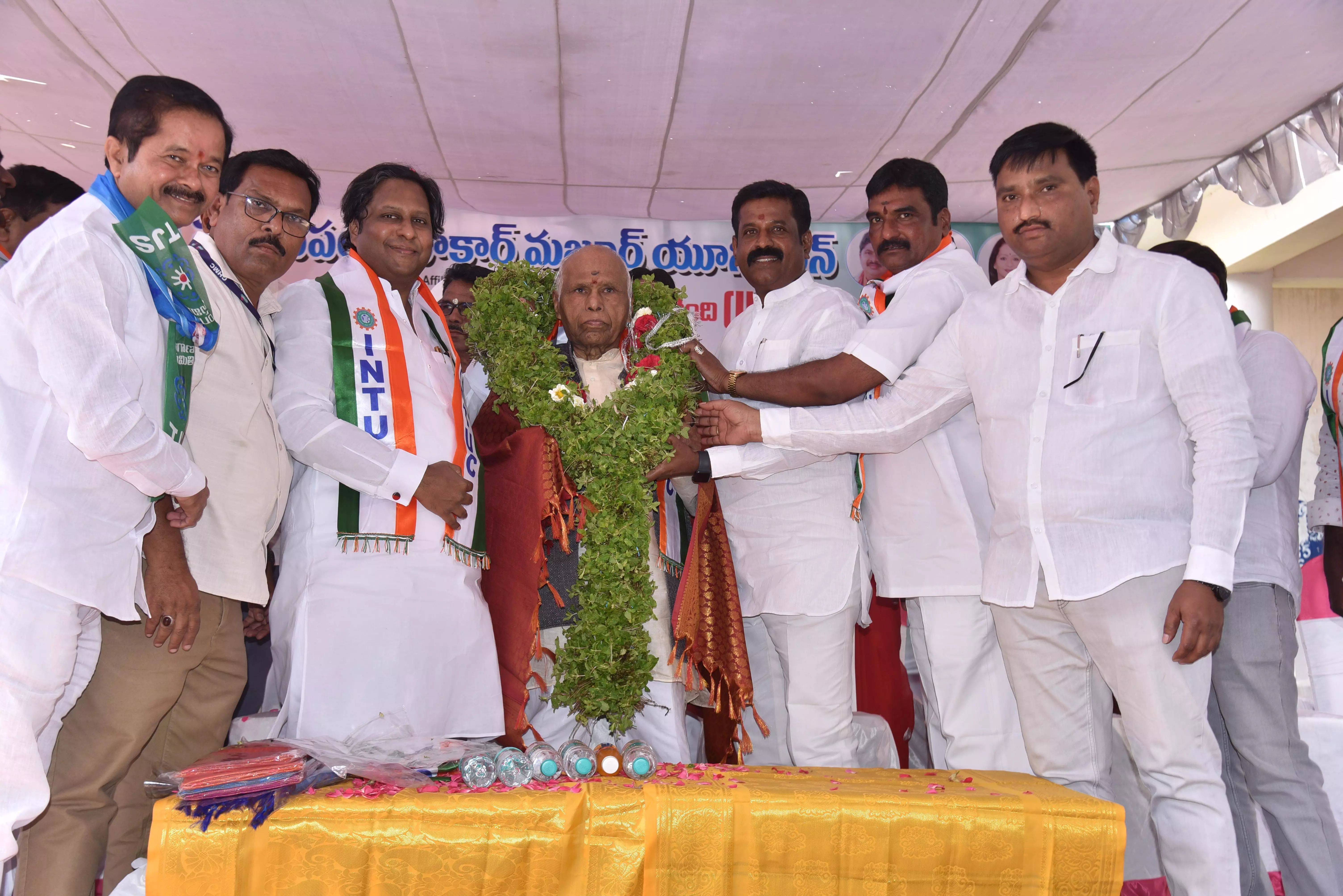 Intuc chief hails GHMC staff