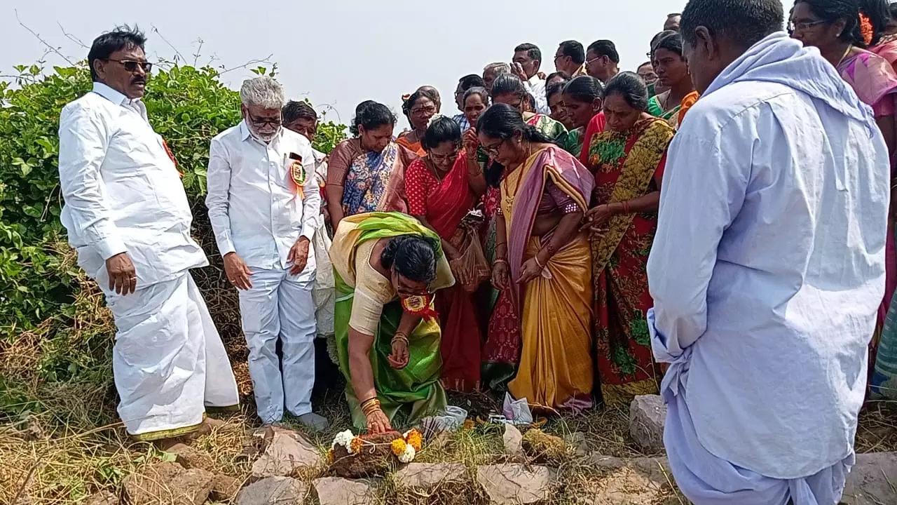 Sunken Memories Resurface as Oustees Return to Old Thoyaguda