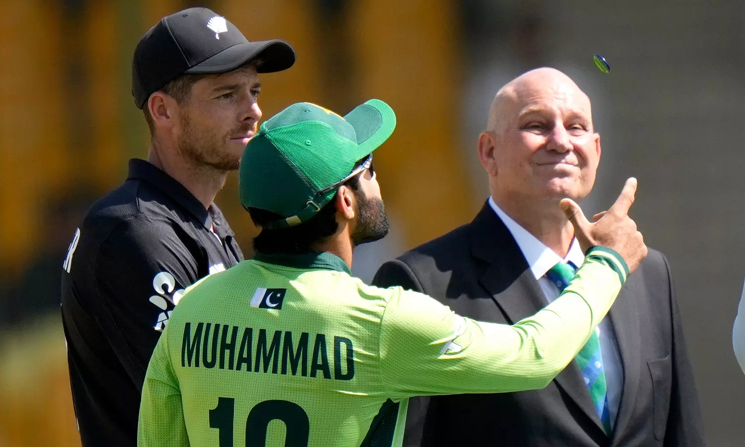 Pakistan wins toss to field against Kiwis in Champions Trophy opener