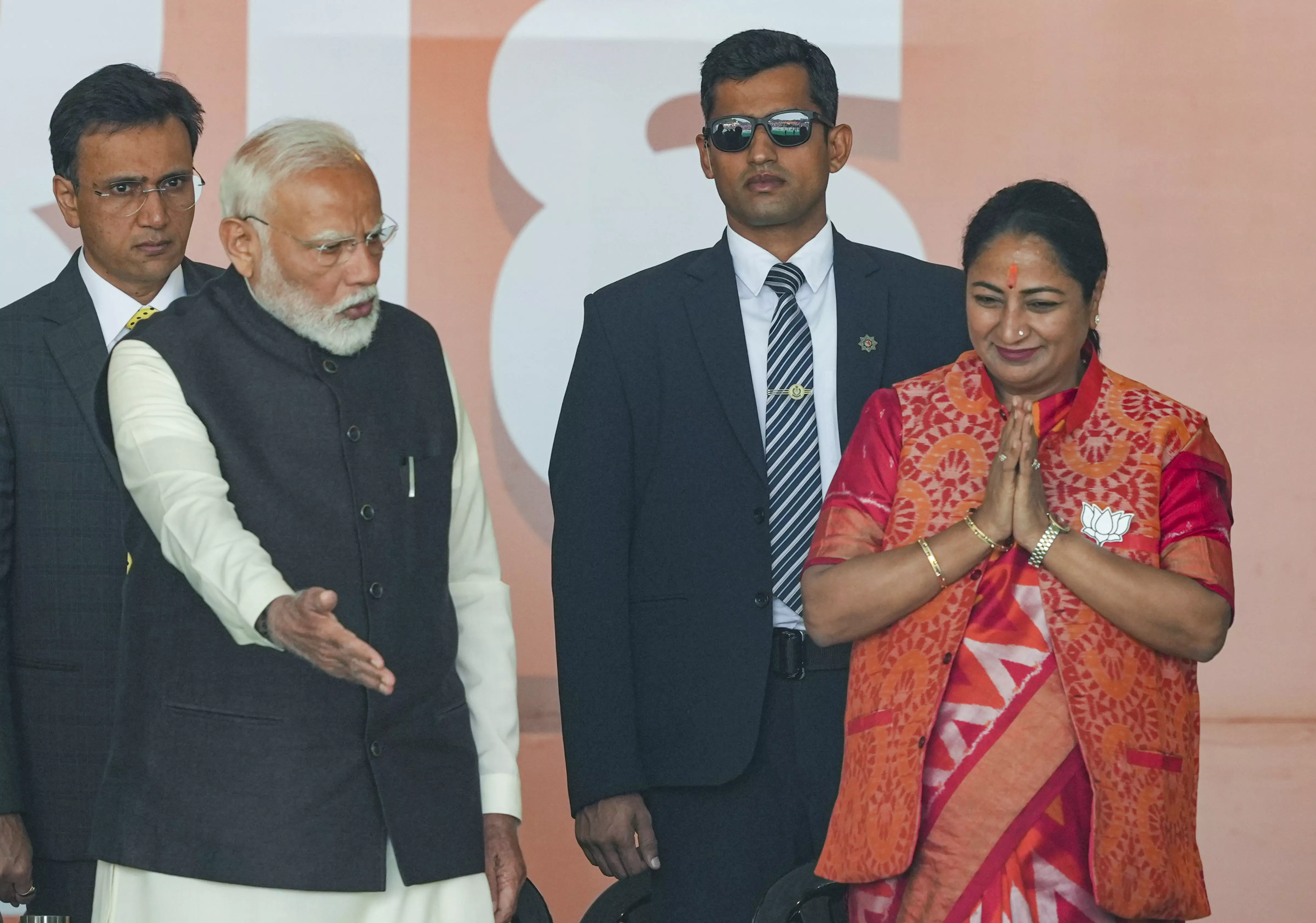 Modi says Rekha will work for Delhi’s development