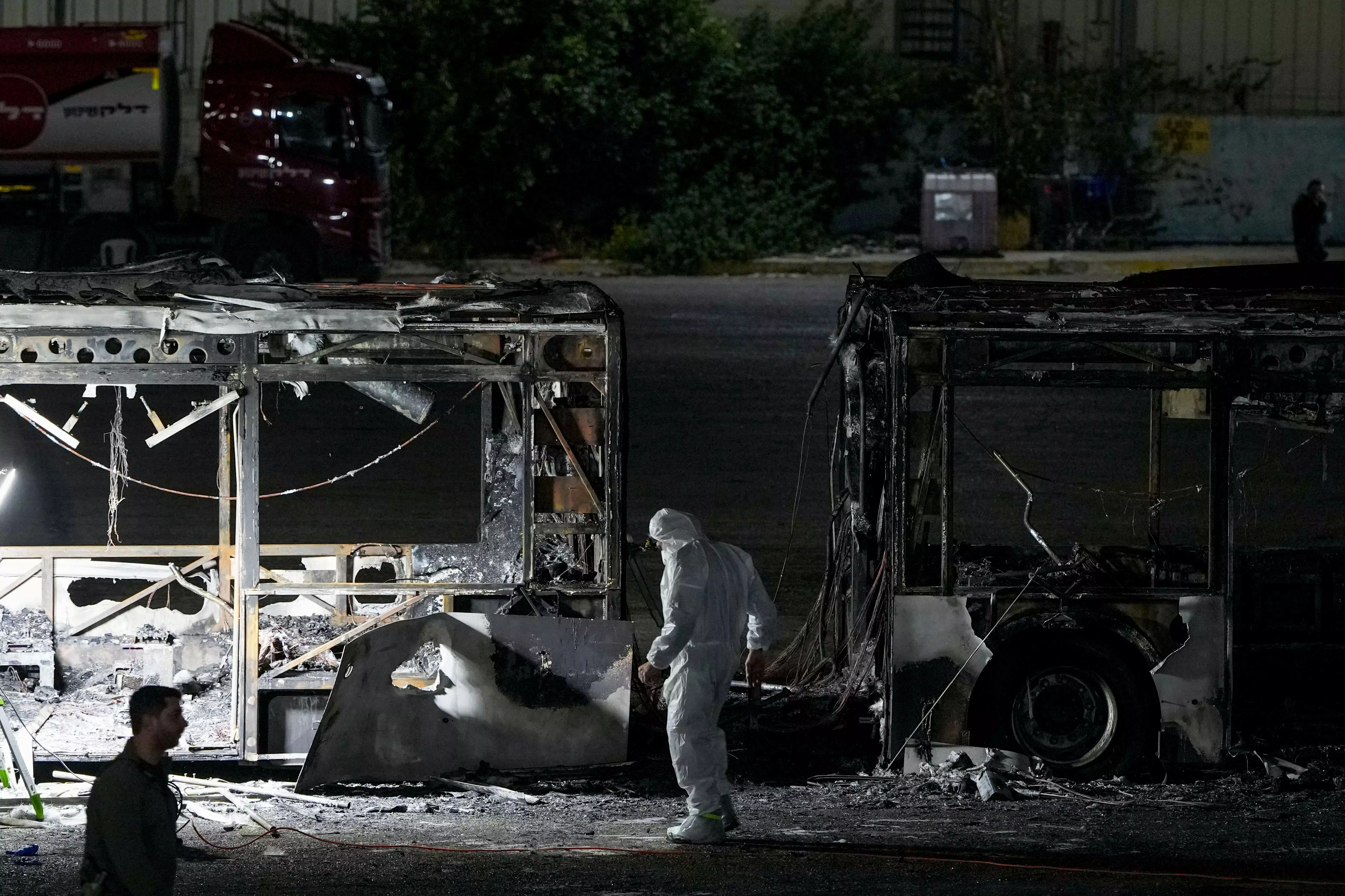 Bus blasts rock central Israel in suspected terror attack