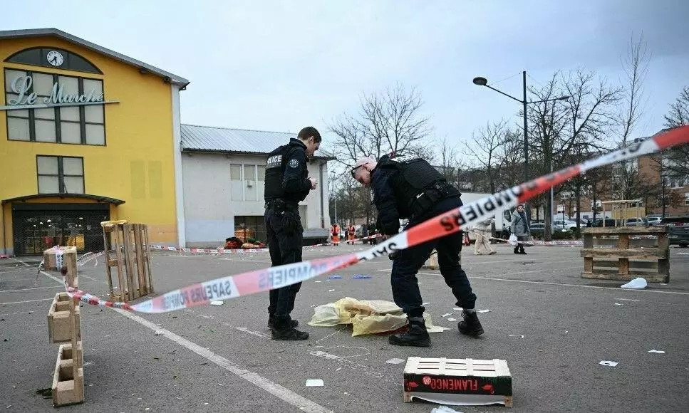 One dead, several police wounded in 'Islamist' knife attack in France