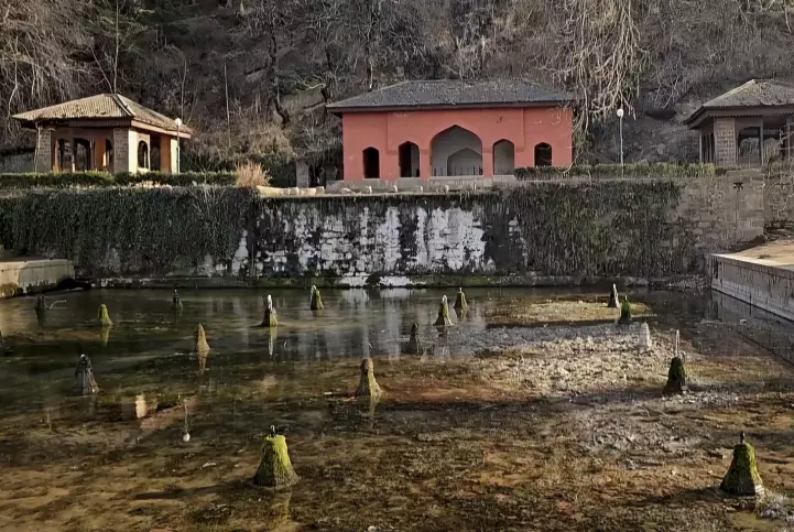 Ancient Kashmir Spring Runs Dry, Sparks Climate Change Fears