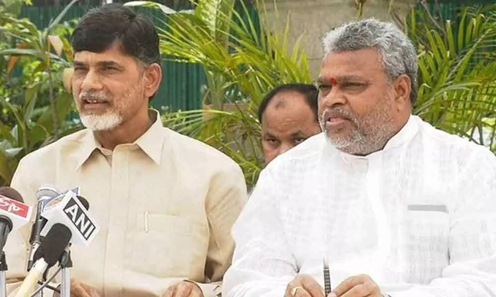 Naidu, Lokesh Pay Tributes to Yerrannaidu